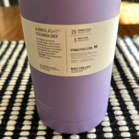 STANLEY ICEFLOW BOTTLE WITH CAP AND CARRY LID 50 OZ - Picture 5 of 10